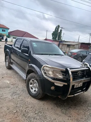 Toyota Hilux 2012 Black