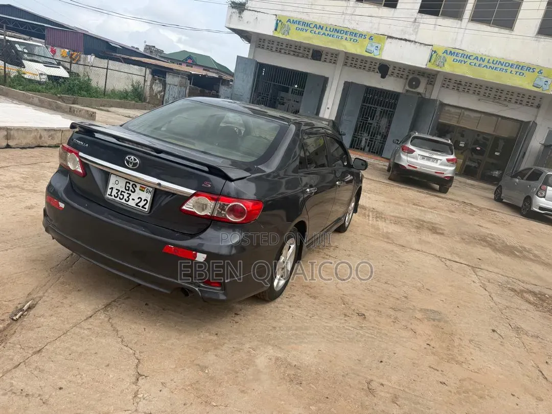 Toyota Corolla 2012 Gray