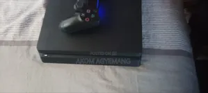 Ps4 Slim Jailbreak With 2 Controllers and Games