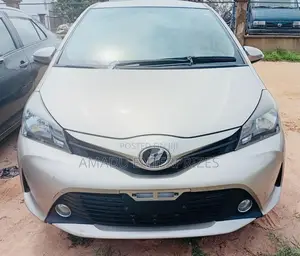 Toyota Vitz 1.3 AWD 5dr 2014 Gold