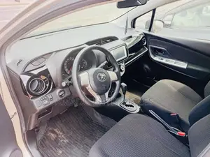 Toyota Vitz 1.3 AWD 5dr 2014 Gold