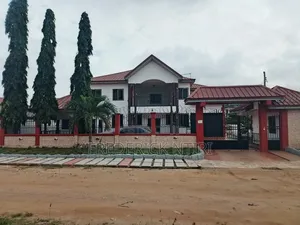 6bdrm Mansion in Tema Metropolitan for sale