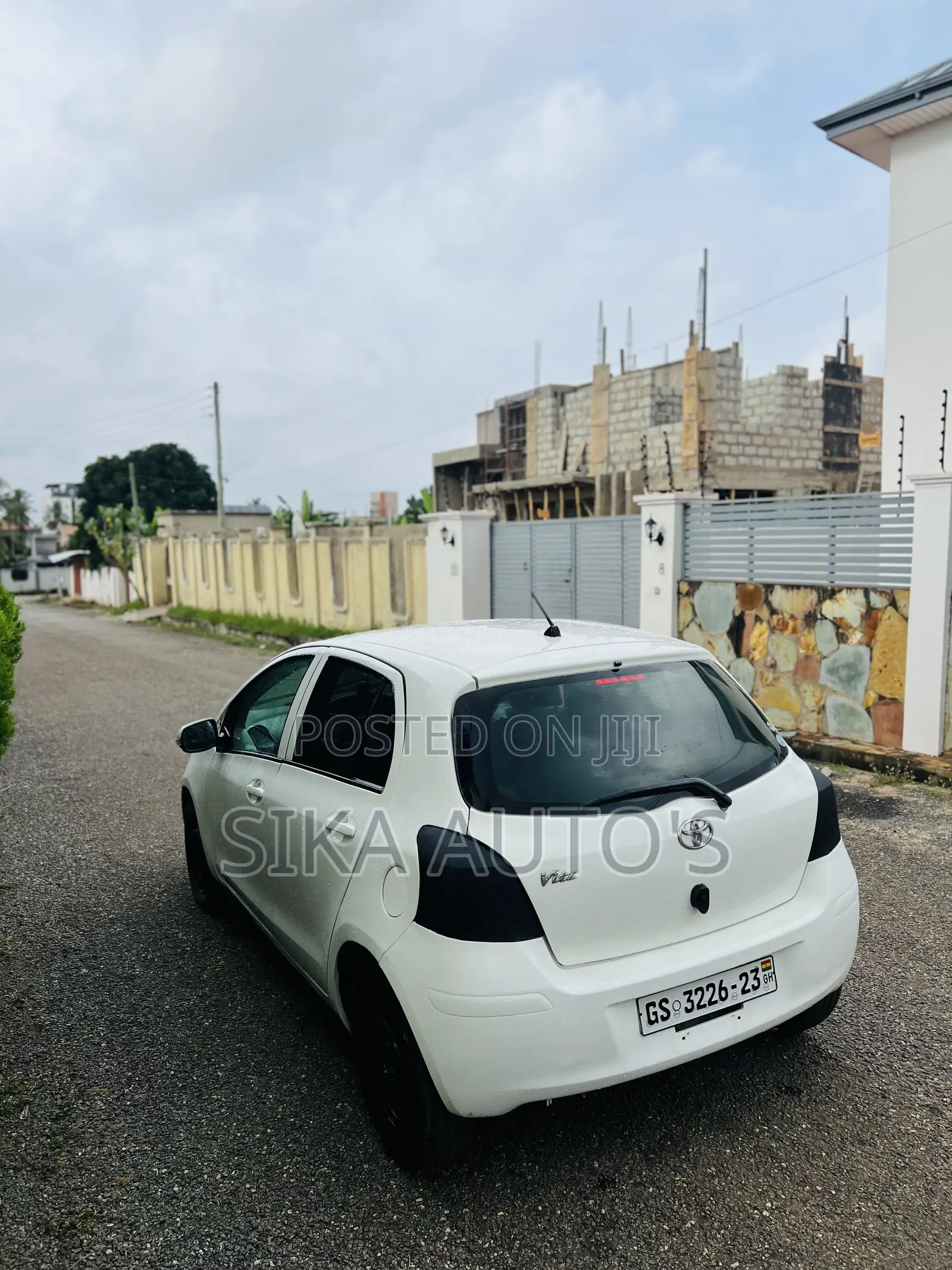 Toyota Vitz 1.3 AWD 5dr 2010 White