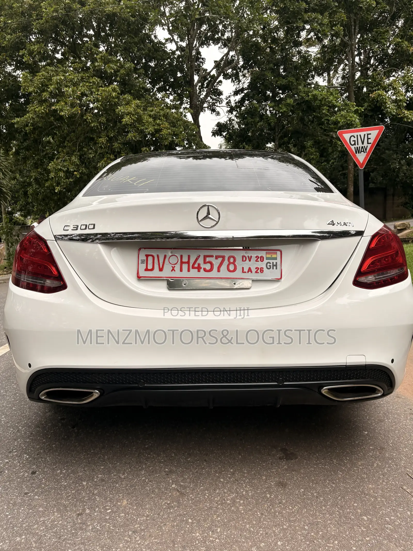 Mercedes-Benz C300 Base AWD 4Matic Sedan (2.0L 4cyl 7A) 2015 White
