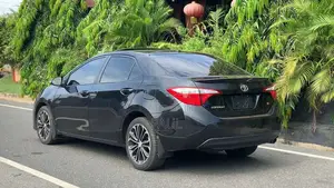 Toyota Corolla S w/Special Edition Pkg (1.8L 4cyl CVT) 2016 Black