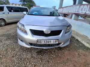Toyota Corolla LE 4dr Sedan (1.8L 4cyl 4A) 2010 Silver
