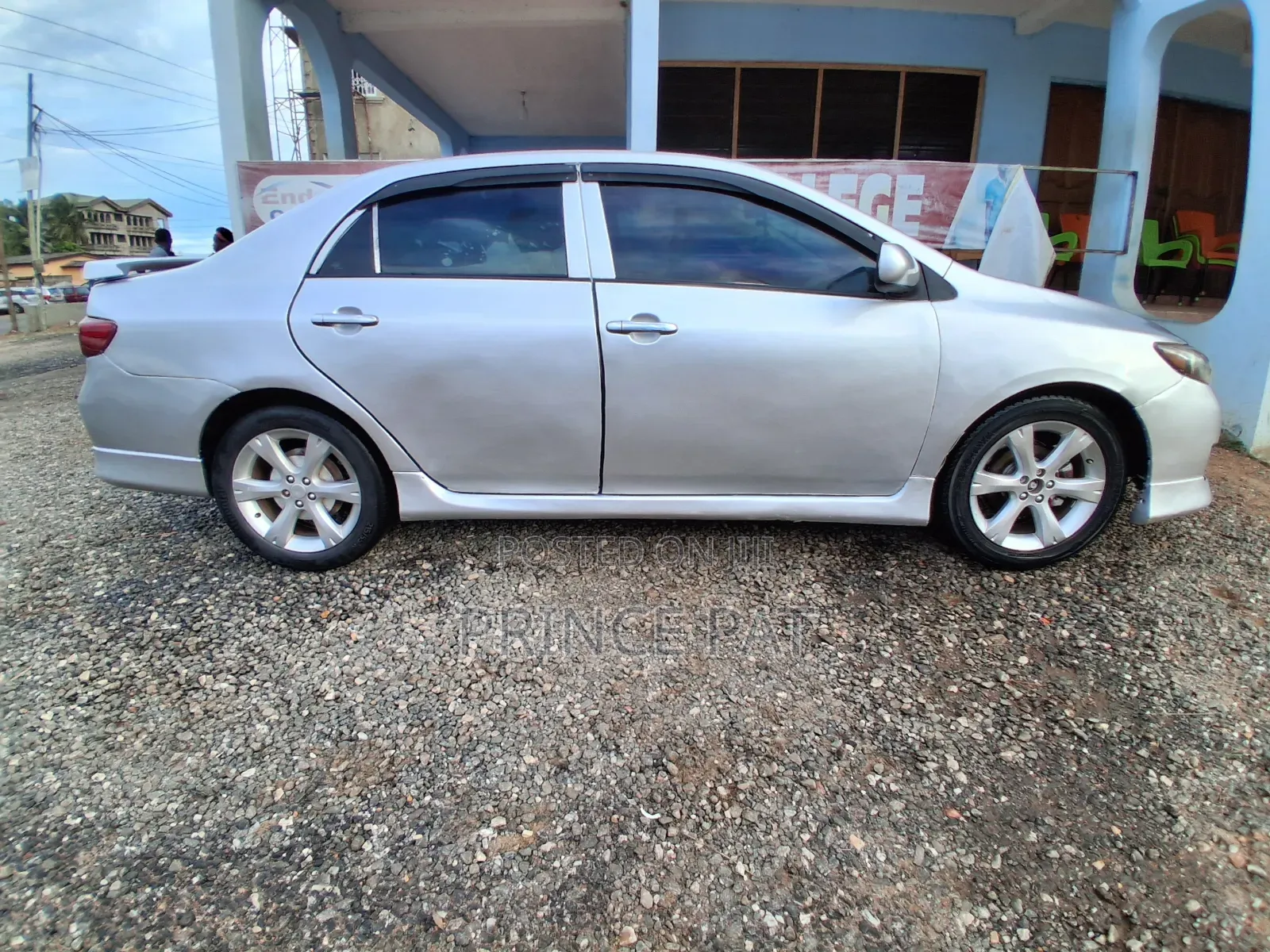 Toyota Corolla LE 4dr Sedan (1.8L 4cyl 4A) 2010 Silver