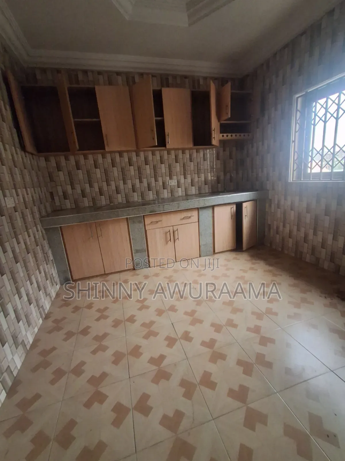 3bdrm Apartment in School Junction for rent