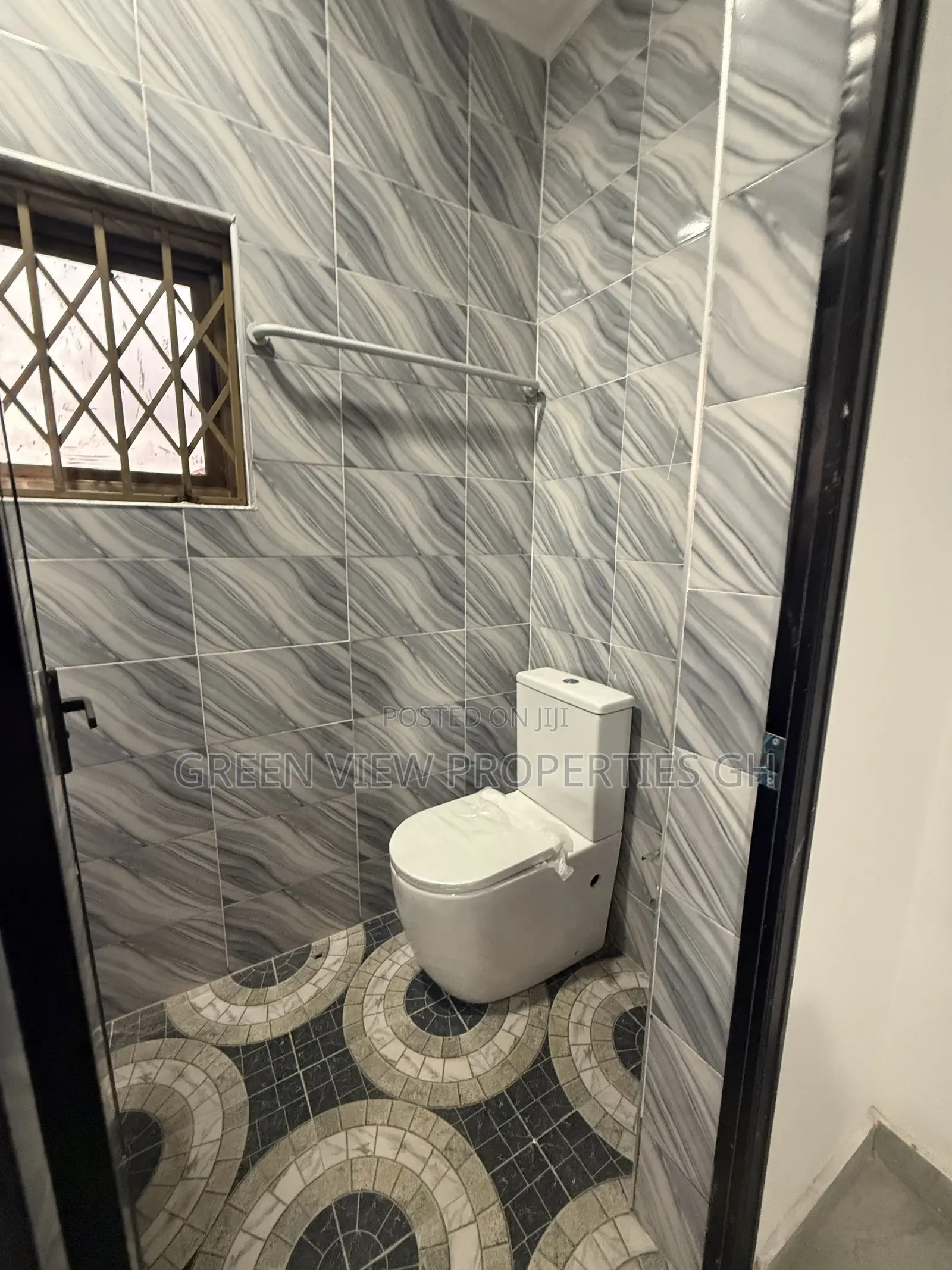 2bdrm Apartment in West Hills Mall Area for rent