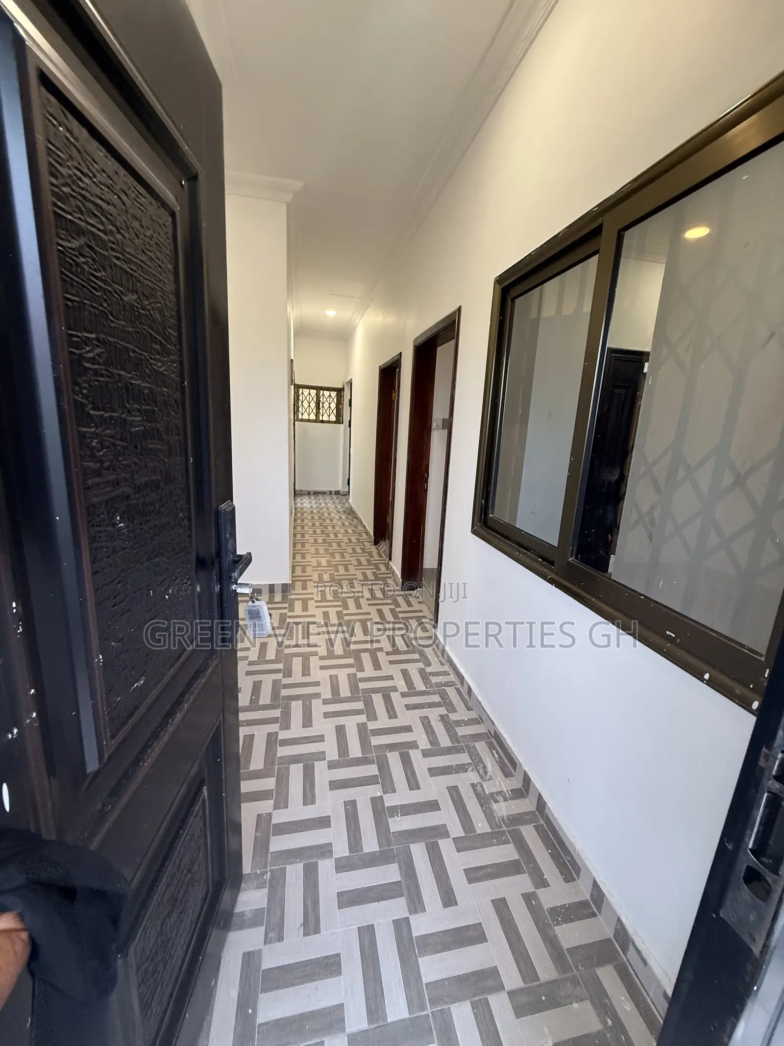 2bdrm Apartment in West Hills Mall Area for rent