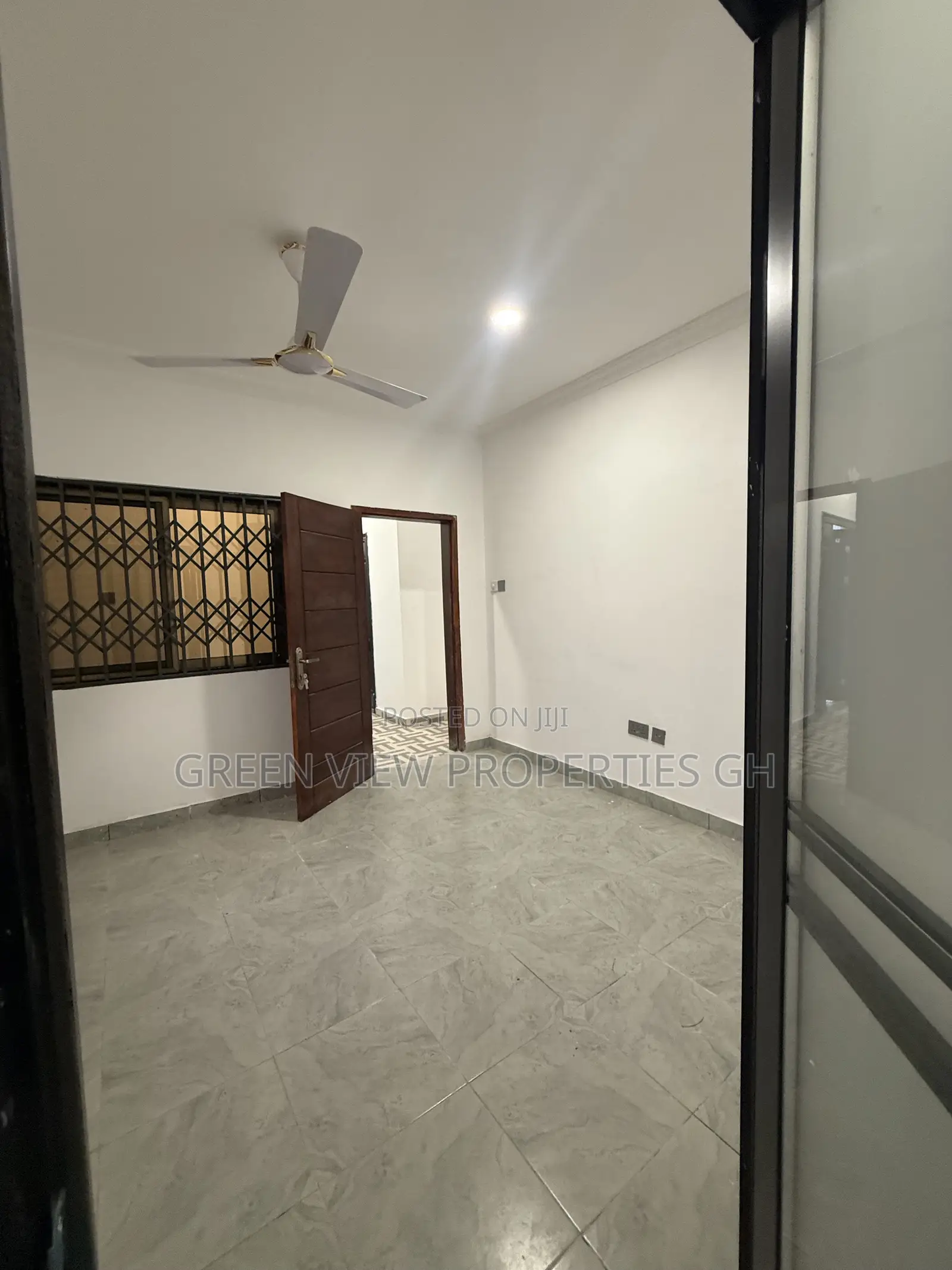 2bdrm Apartment in West Hills Mall Area for rent