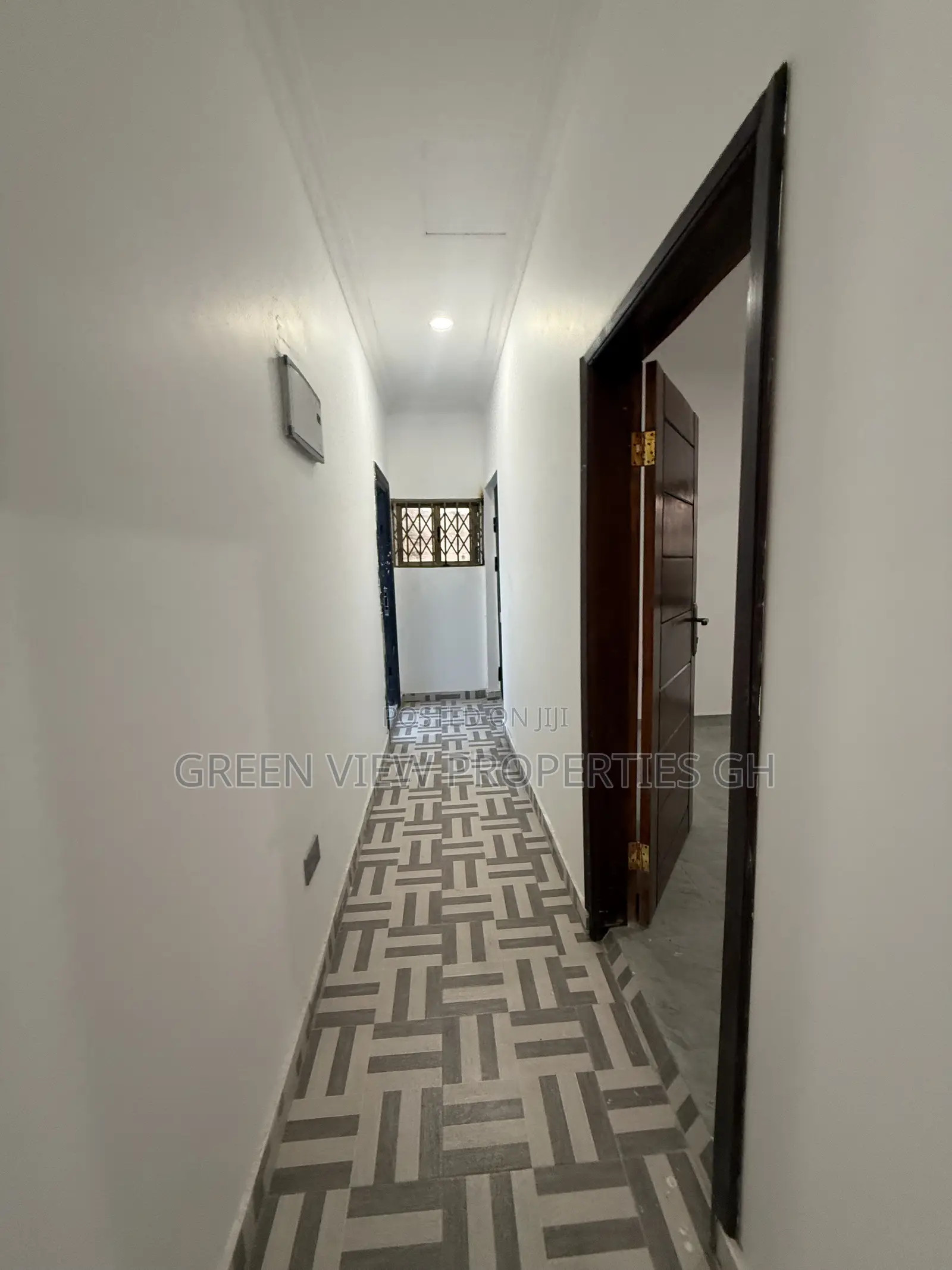2bdrm Apartment in West Hills Mall Area for rent