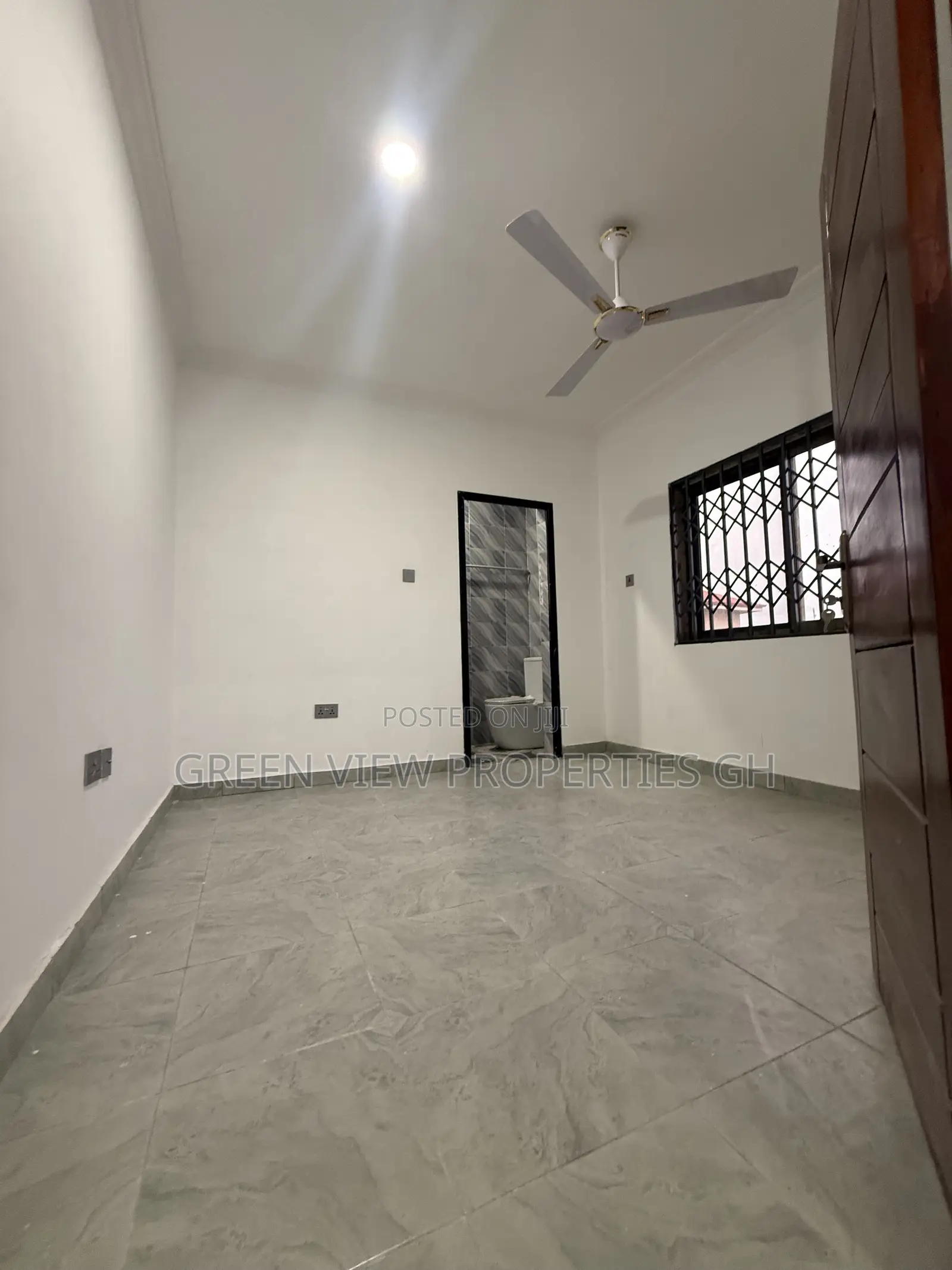 2bdrm Apartment in West Hills Mall Area for rent
