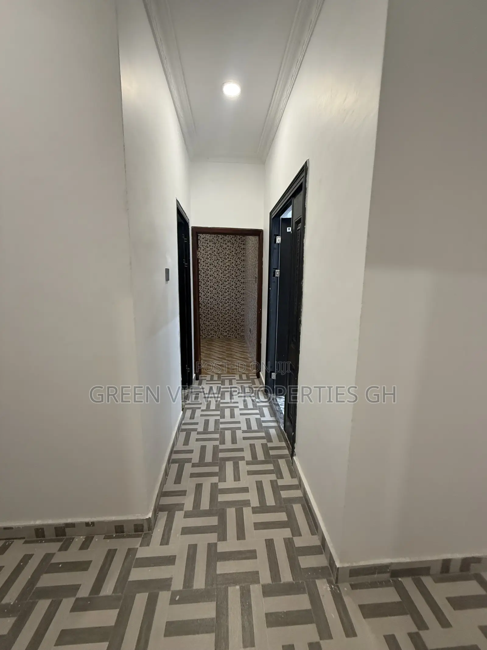 2bdrm Apartment in West Hills Mall Area for rent