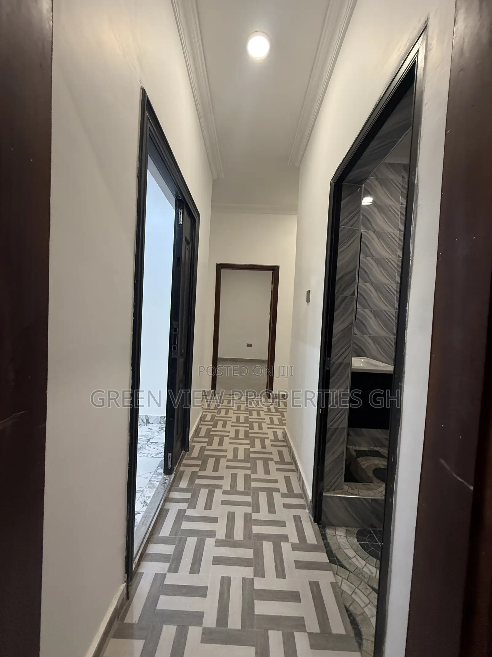 2bdrm Apartment in West Hills Mall Area for rent