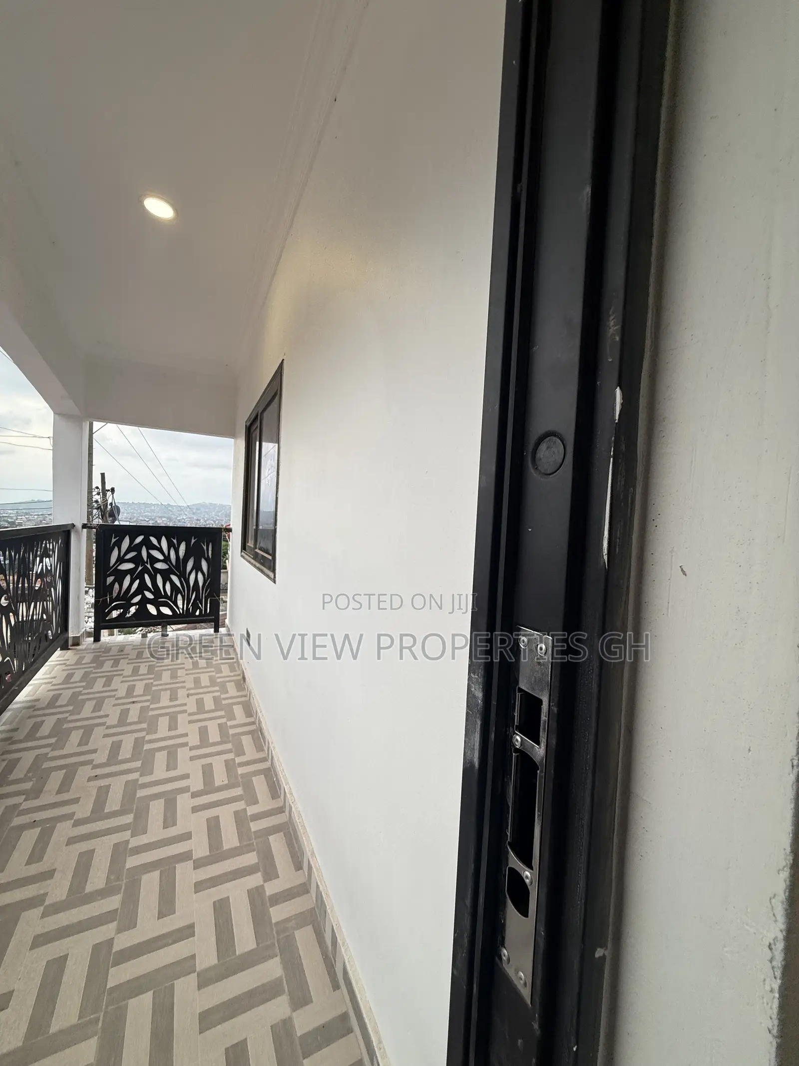 2bdrm Apartment in West Hills Mall Area for rent