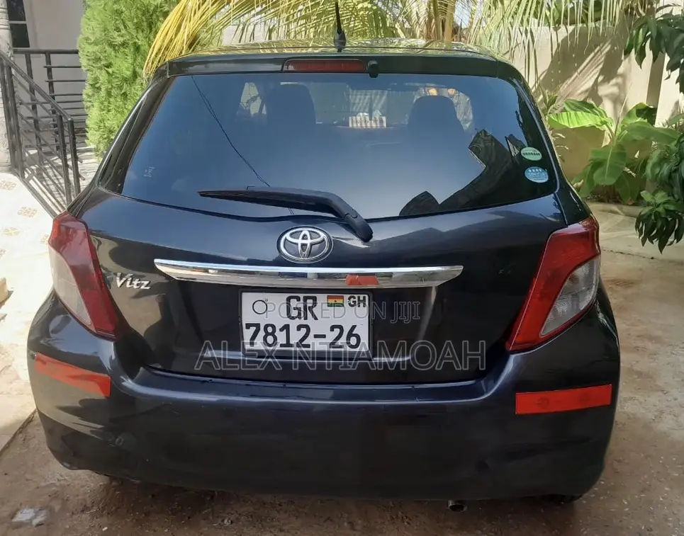 Toyota Vitz 2013 Black