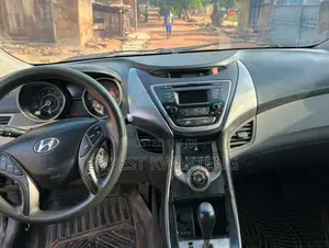 Hyundai Elantra 2013 White