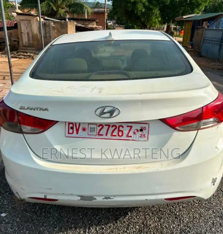 Hyundai Elantra 2013 White