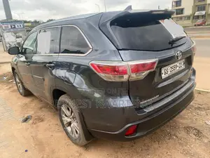 Toyota Highlander Limited Platinum 4dr SUV (3.5L 6cyl 6A) 2015 Gray