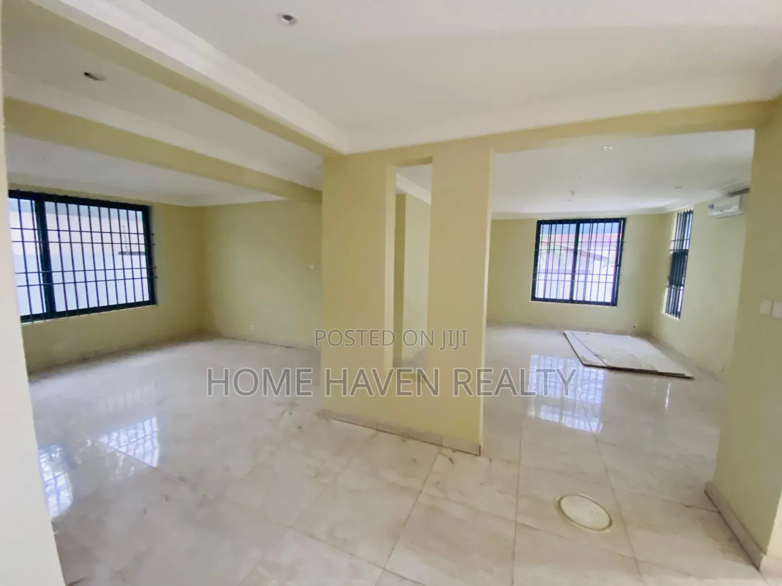 8bdrm House in Abelemkpe, Lincoln School Area for rent