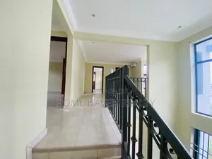 8bdrm House in Abelemkpe, Lincoln School Area for rent
