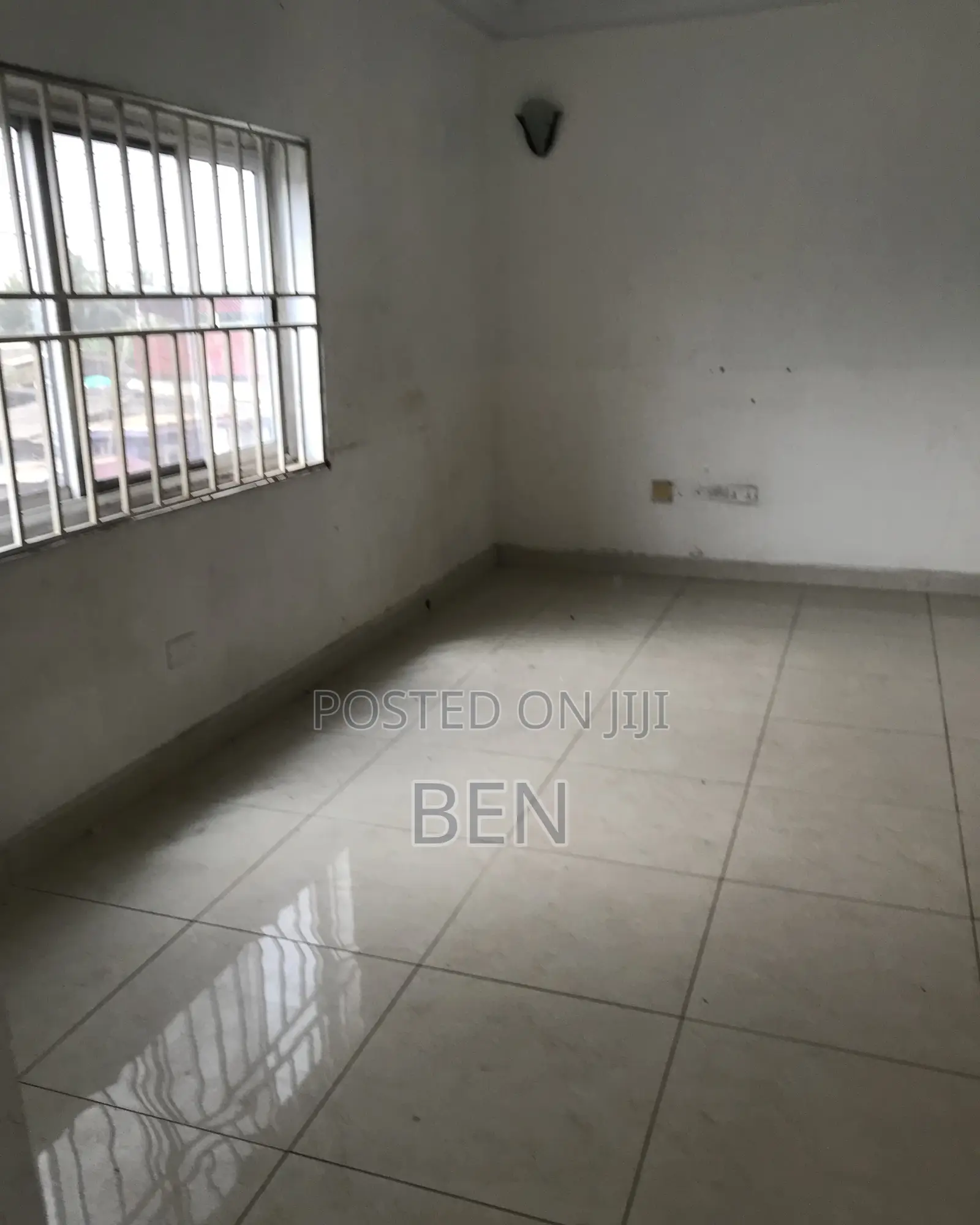 3bdrm Apartment in Lapaz Nii Boi Town for rent