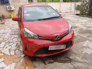 Toyota Vitz 2015 Red