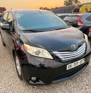 Toyota Sienna 2013 Black