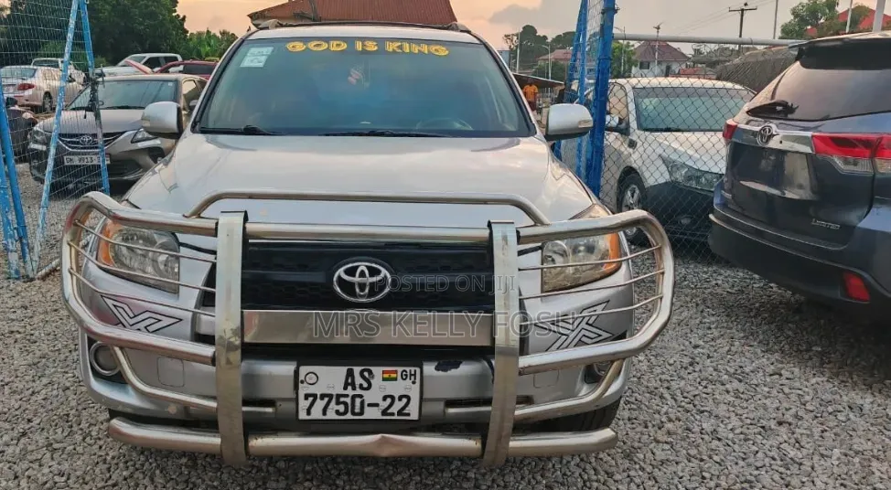 Toyota RAV4 2011 Silver