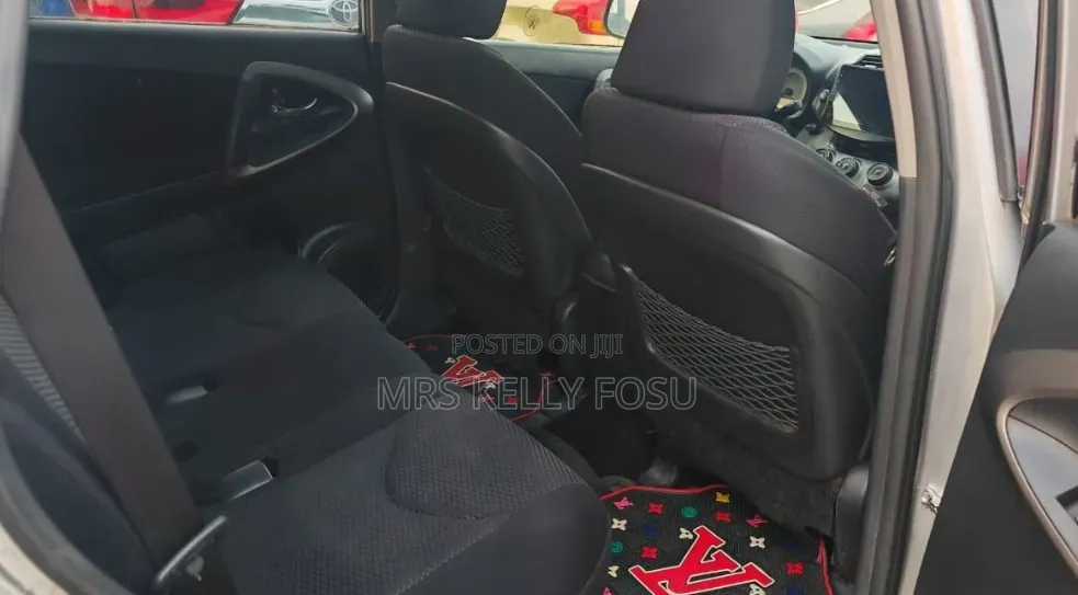 Toyota RAV4 2011 Silver
