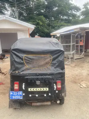 Bajaj RE 2022 Black