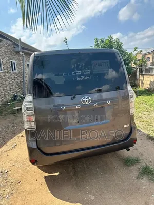 Toyota Voxy 2013 Gray