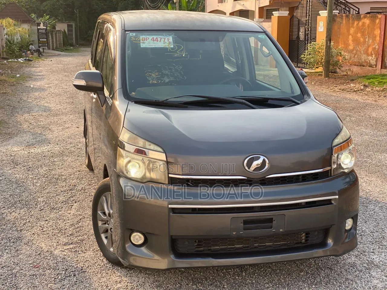 Toyota Voxy 2013 Gray