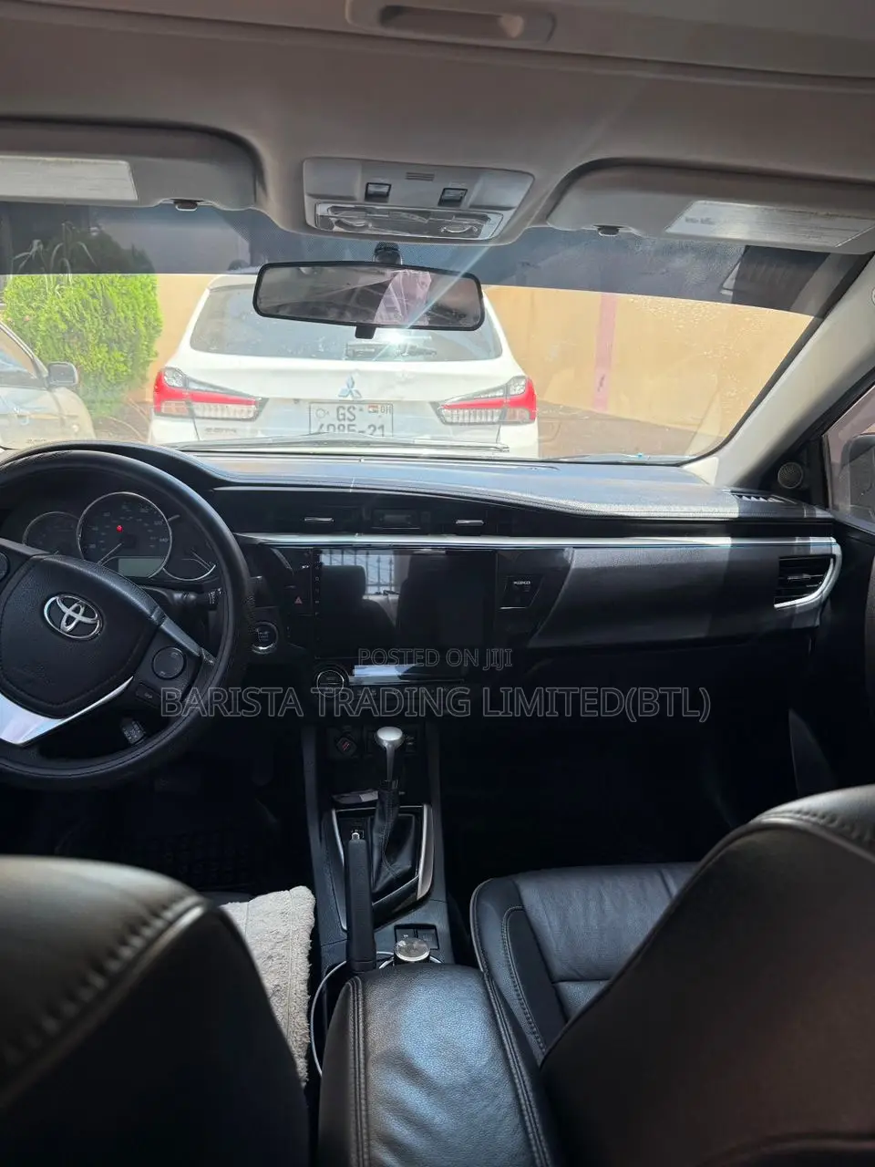 Toyota Corolla LE Eco (1.8L 4cyl 2A) 2018 Ivory