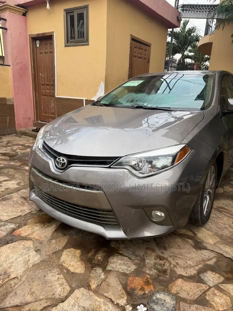 Toyota Corolla LE Eco (1.8L 4cyl 2A) 2018 Ivory