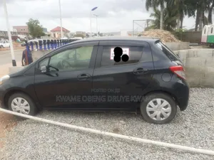 Toyota Vitz 1.0 FWD 5dr 2013 Black