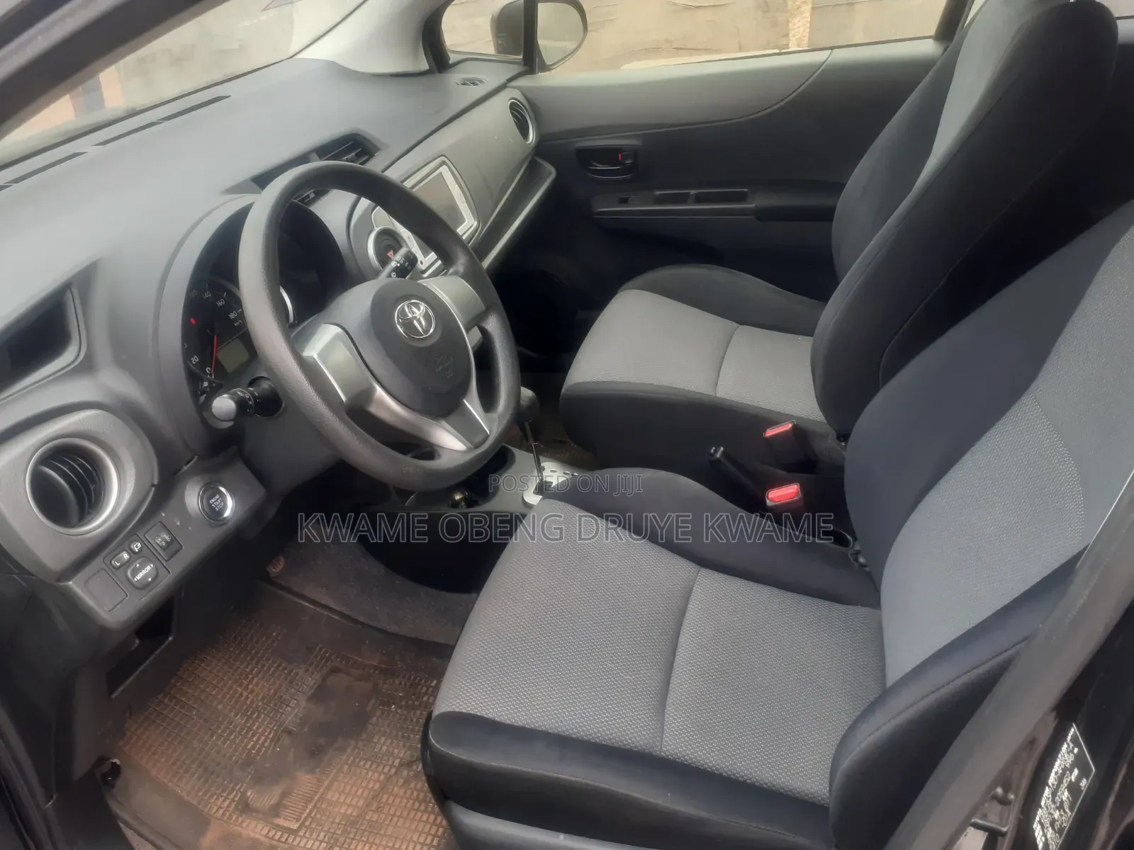Toyota Vitz 1.0 FWD 5dr 2013 Black