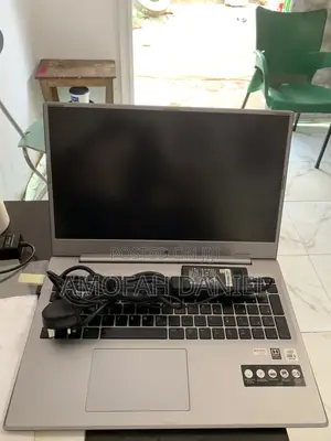 Laptop Medion Erazer X7851 8GB Intel Core i5 HDD+SSD 256GB