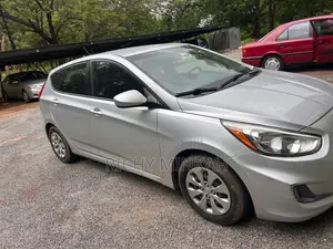 Hyundai Accent SE Hatchback 2017 Silver