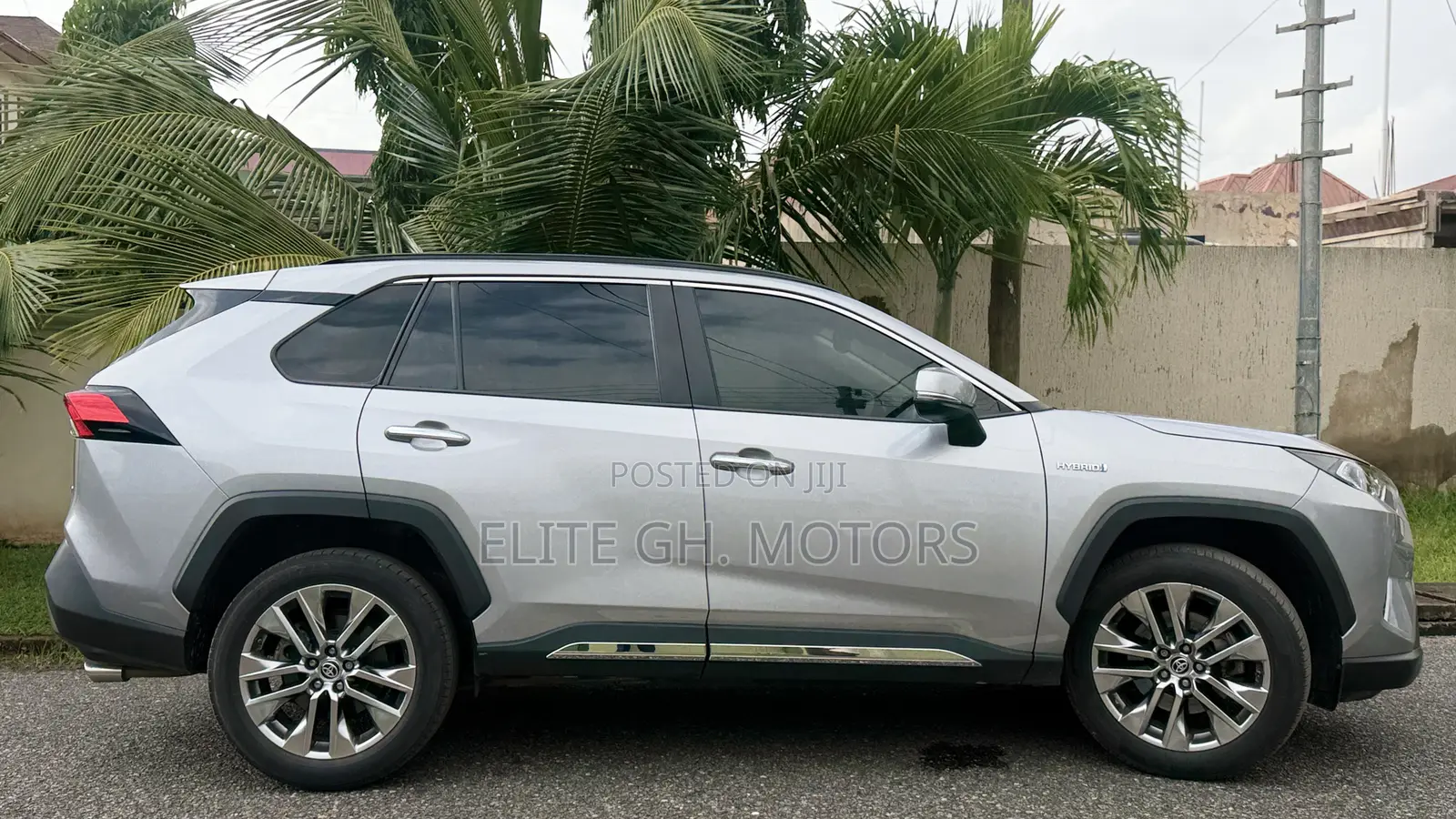 Toyota RAV4 2024 Silver
