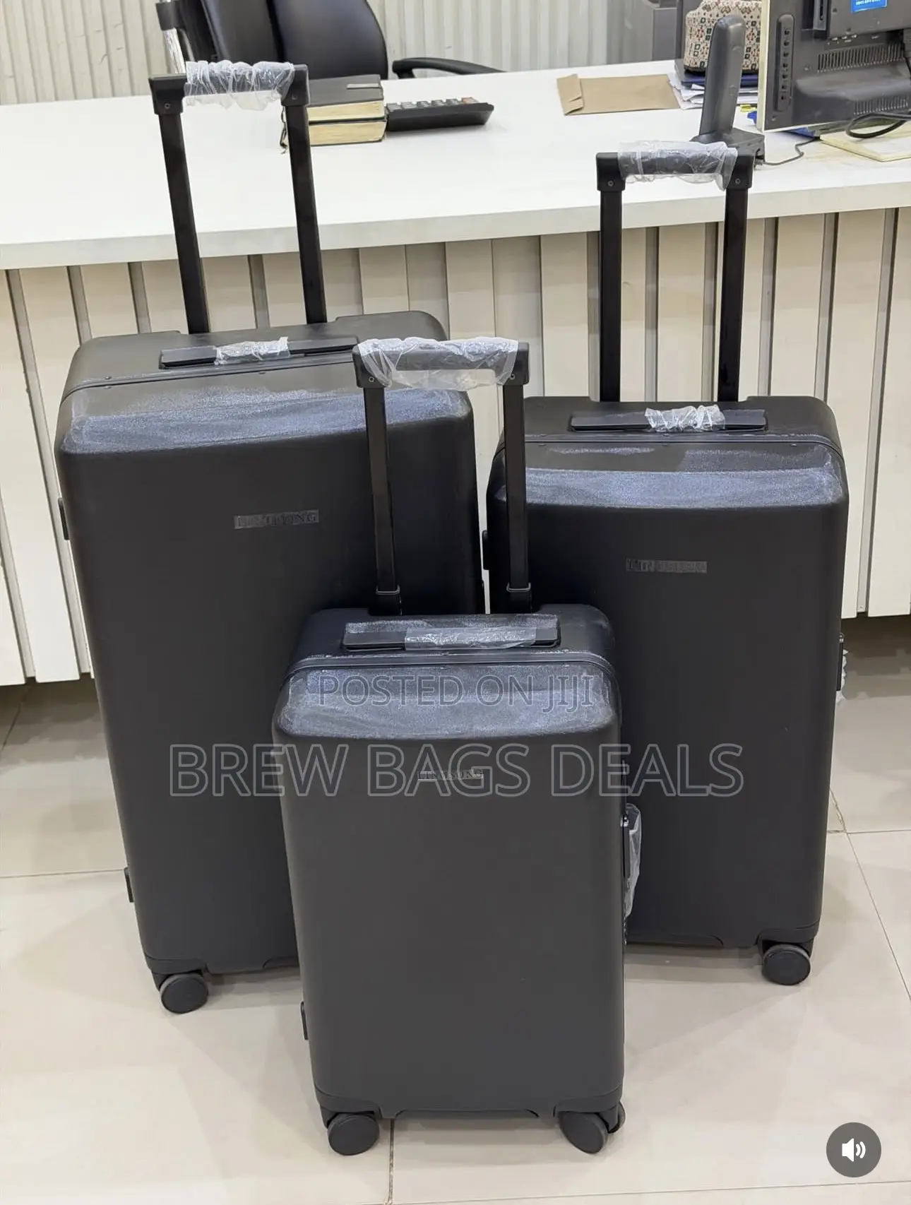 Premium Quality 3set Luxury Silicone Unbreakable Zipless Usb Suitcase.