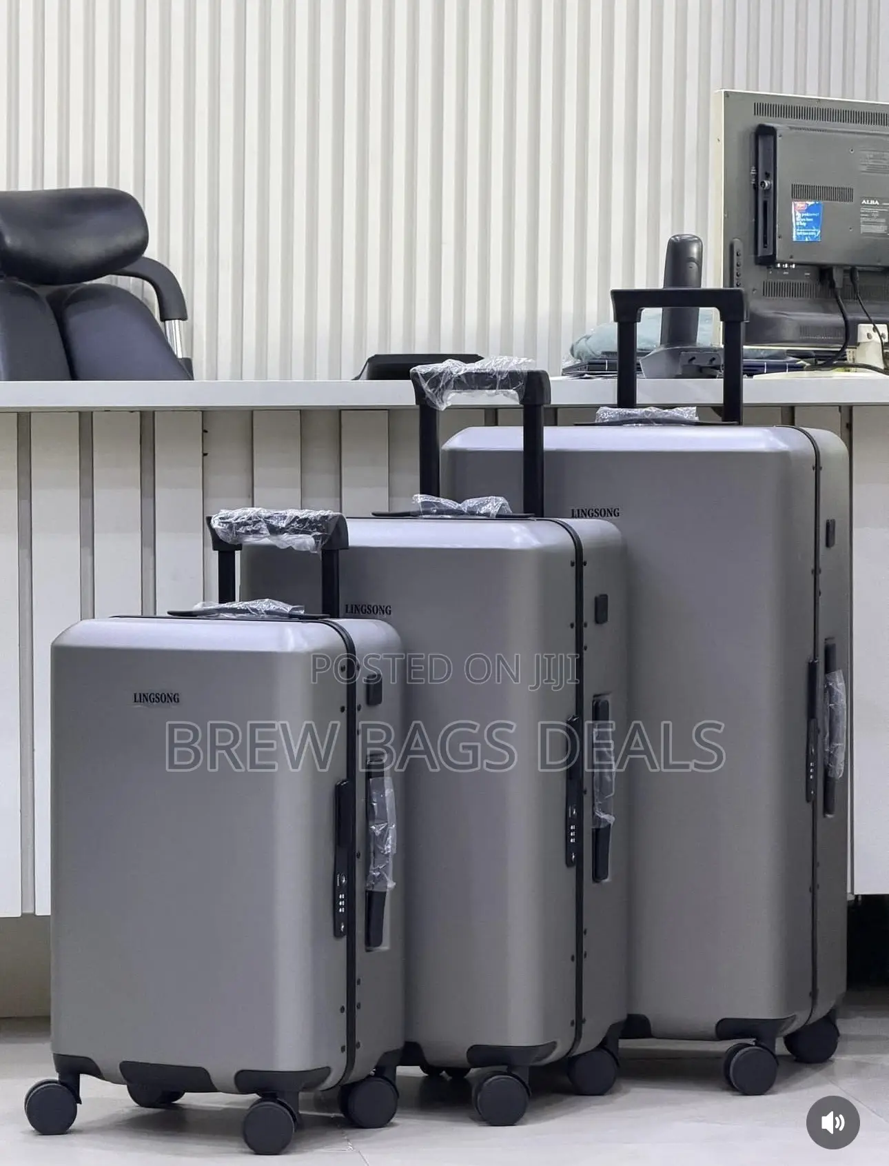 Premium Quality 3set Luxury Silicone Unbreakable Zipless Usb Suitcase.