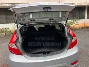 Hyundai Accent SE Hatchback 2017 Silver