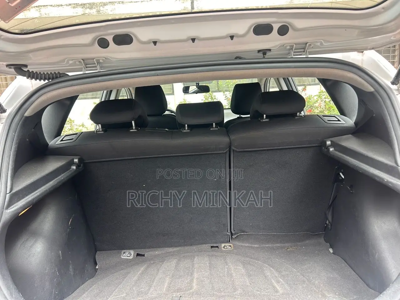 Hyundai Accent SE Hatchback 2017 Silver