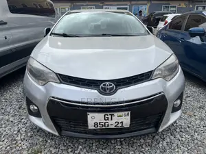Toyota Corolla LE 4dr Sedan (1.8L 4cyl CVT) 2015 Silver