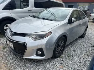 Toyota Corolla LE 4dr Sedan (1.8L 4cyl CVT) 2015 Silver