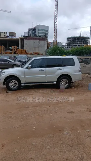 Mitsubishi Pajero 2013 White