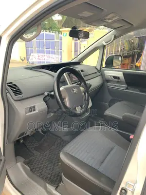 Toyota Voxy 2010 White