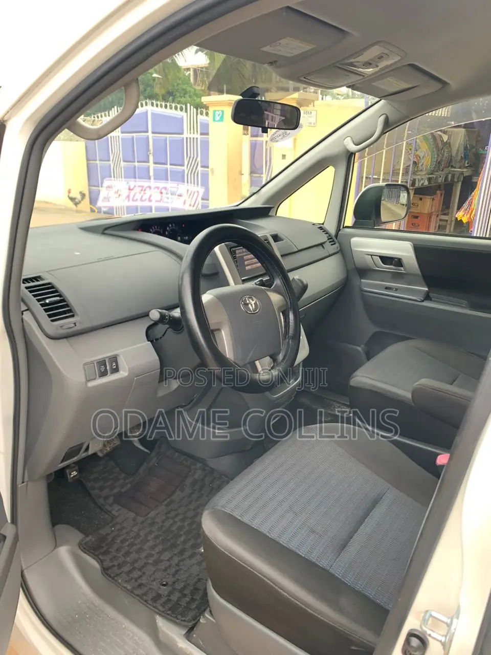 Toyota Voxy 2010 White